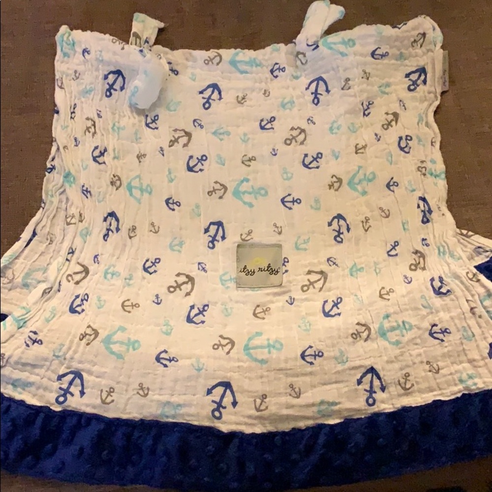 Itzy Ritzy Car muslin seat cover